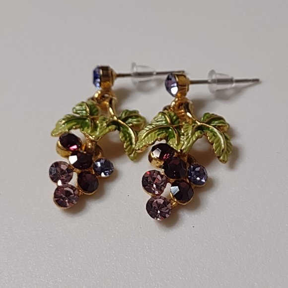 Cute Purple Grapes And Leaves Earrings - Picture 5 of 14